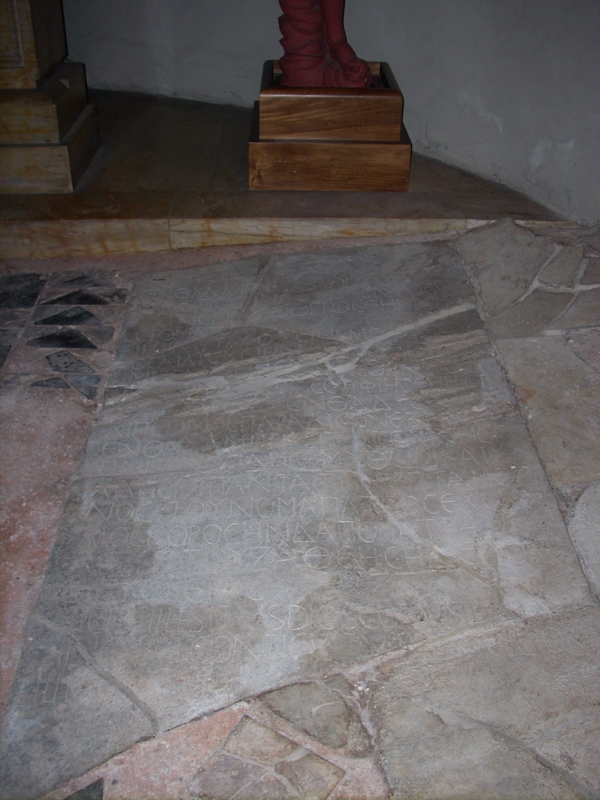 Dioscoros's tomb, San Nazaro in Brolo Church, Milan - 04.JPG